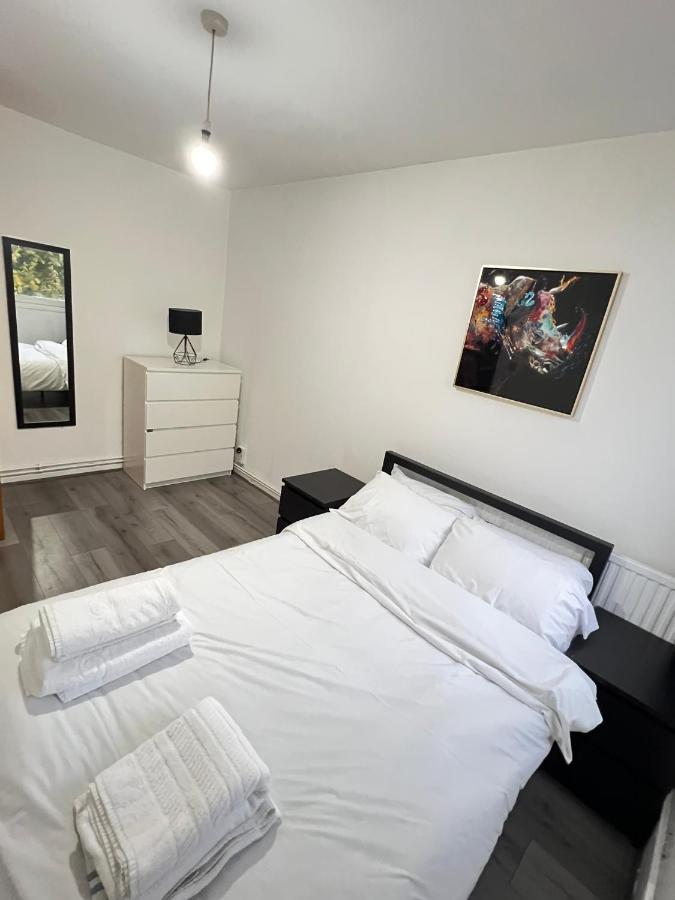 Entire 3 Bedroom Luxury Apartment In London With Private Balcony Extérieur photo